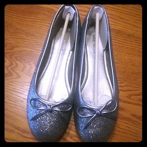 NWT Nine West Glitter Flats